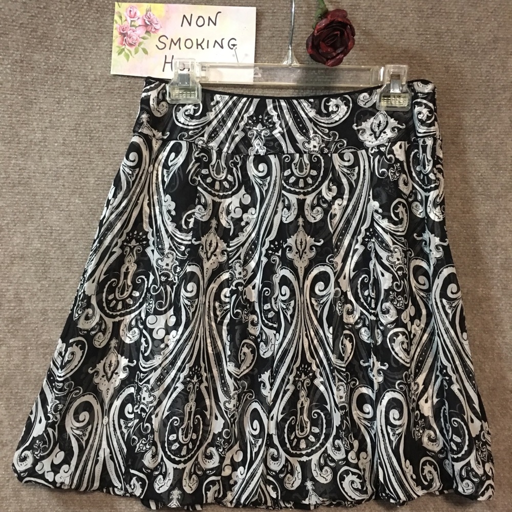 WHITE HOUSE/BLACK MARKET FLOUNCE BUBBLE SKIRT SZ 4 - Picture 5 of 5